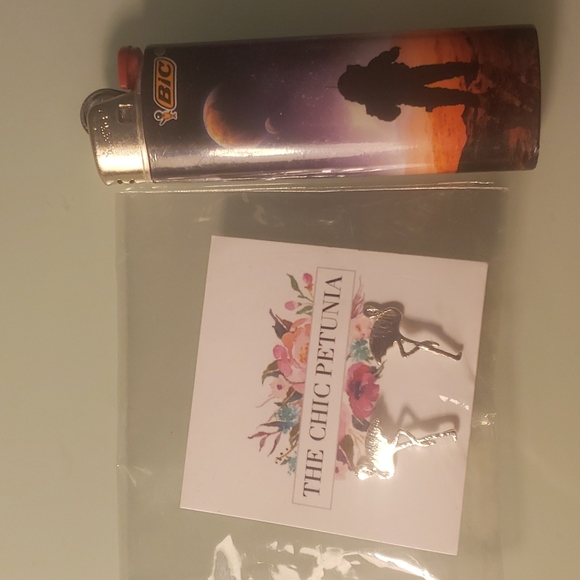 Flamingo Studs - Picture 3 of 3